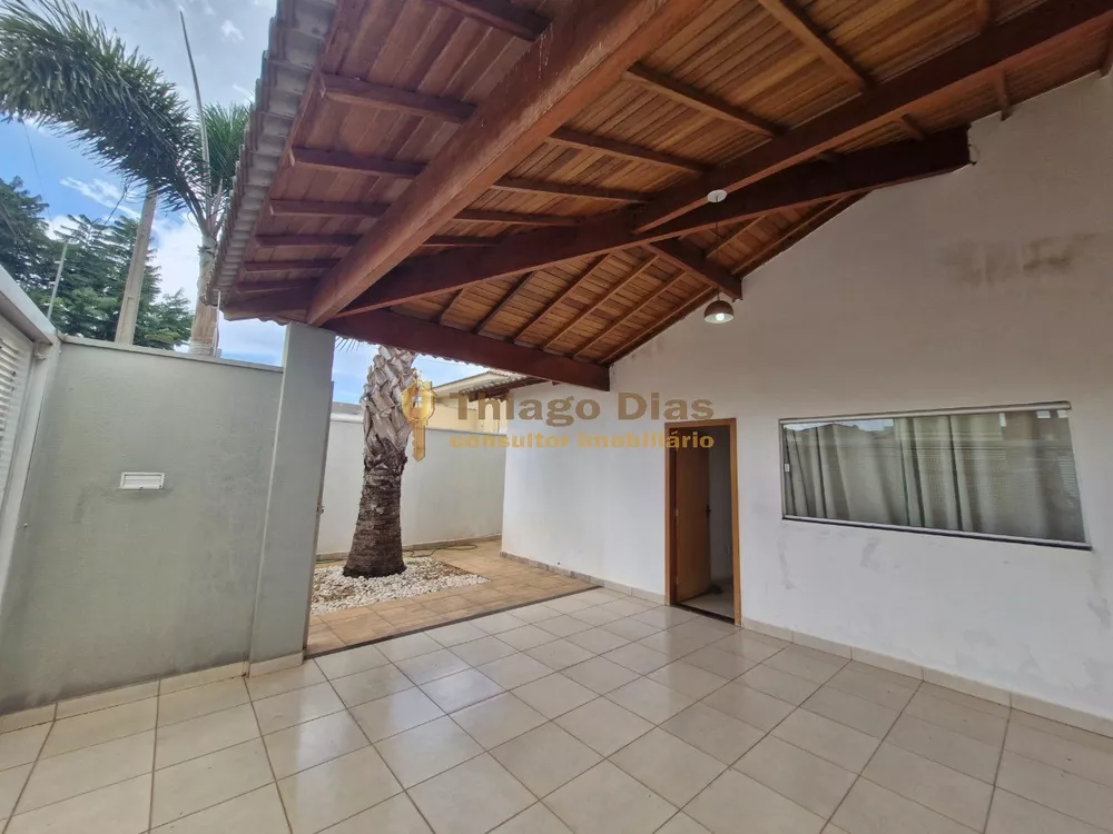 Casa à venda com 3 quartos, 114m² - Foto 2