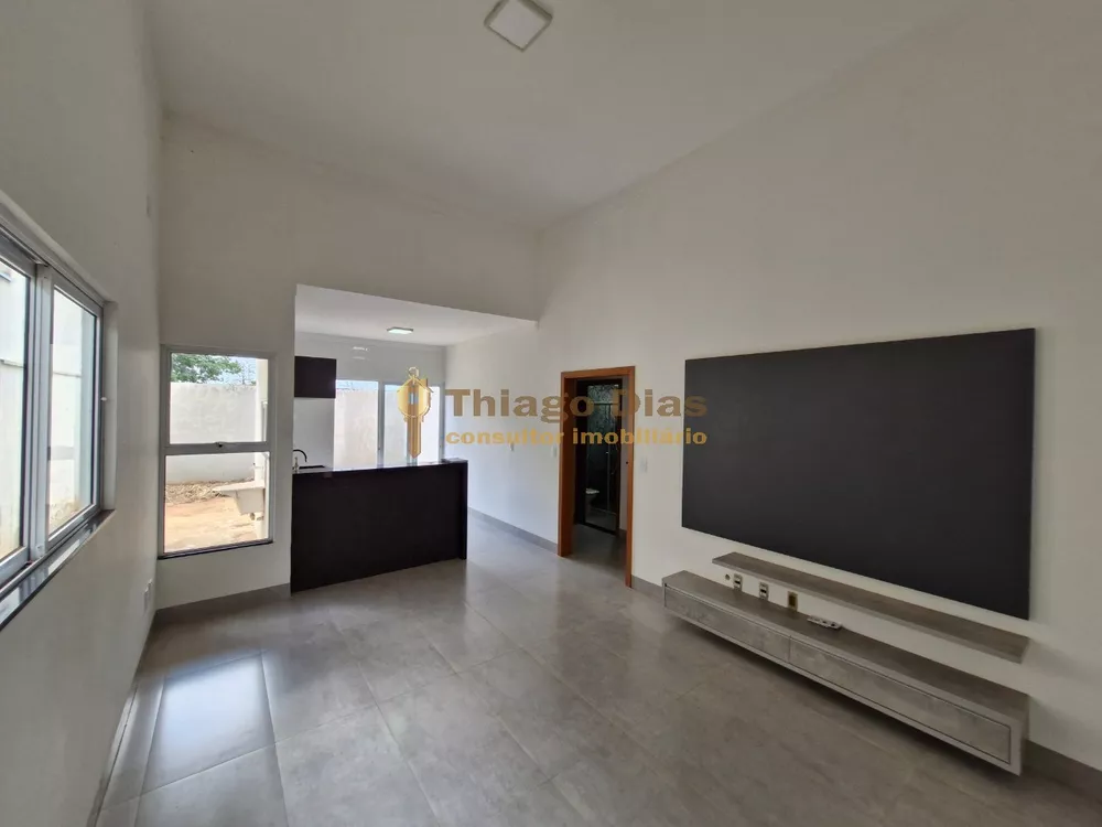 Casa à venda com 2 quartos, 60m² - Foto 1