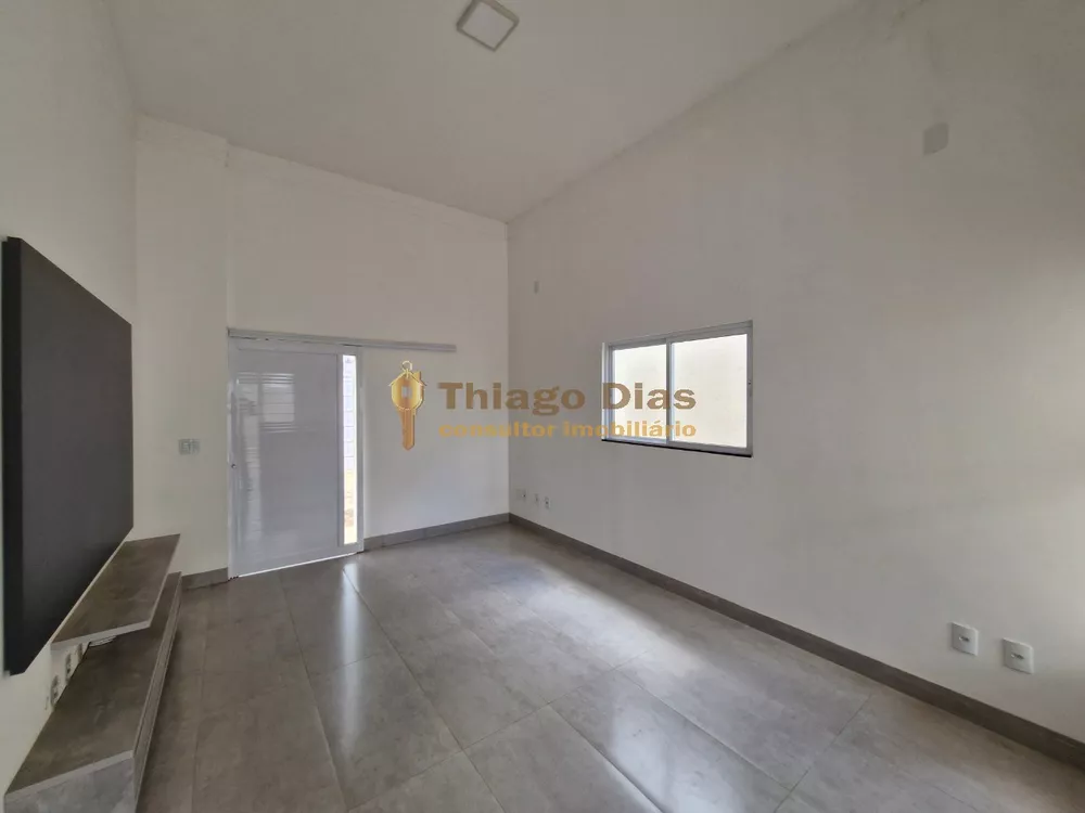 Casa à venda com 2 quartos, 60m² - Foto 2