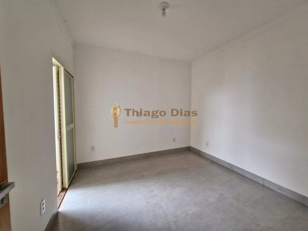 Casa à venda com 2 quartos, 60m² - Foto 8