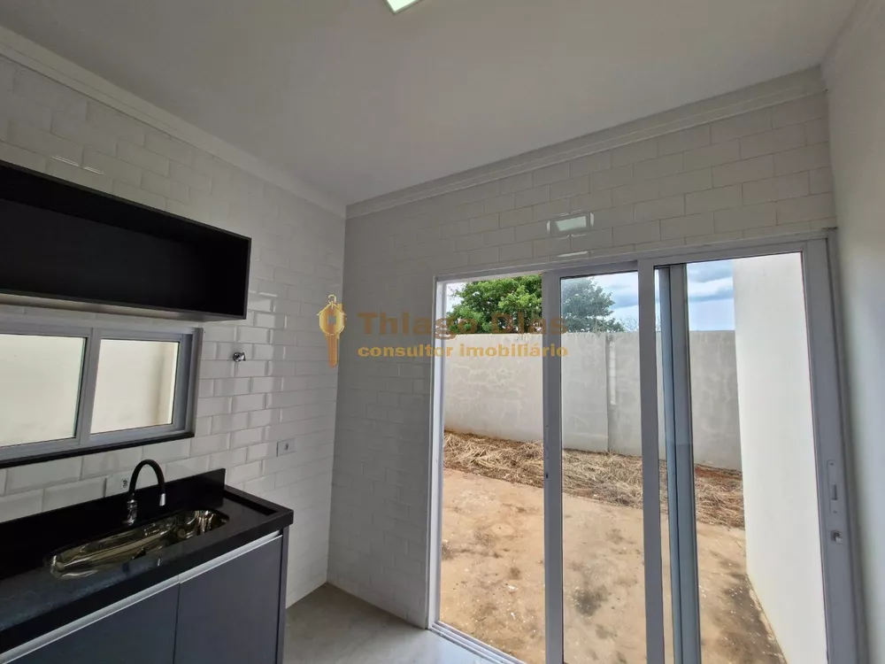 Casa à venda com 2 quartos, 60m² - Foto 6