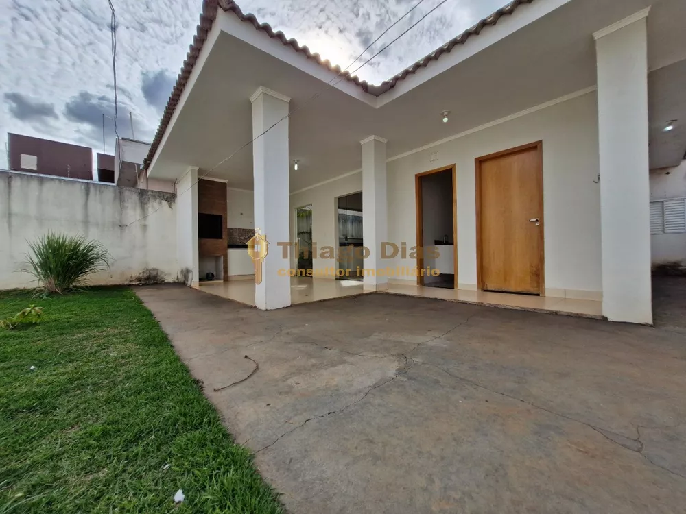 Casa à venda com 3 quartos, 127m² - Foto 1