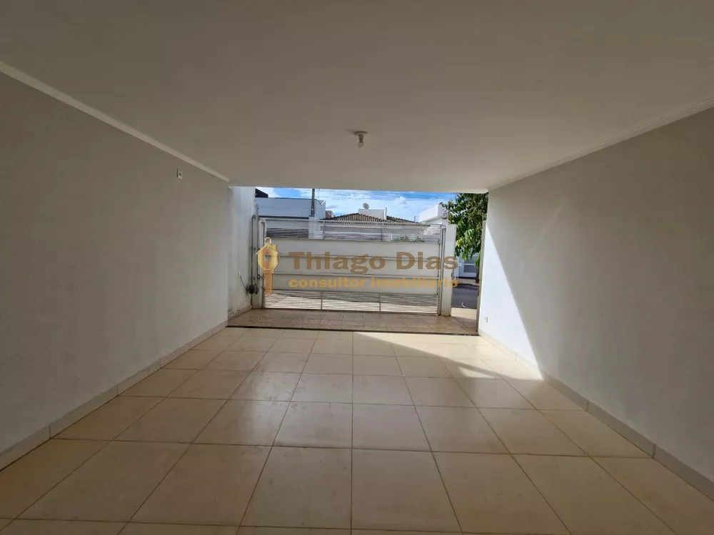 Casa à venda com 3 quartos, 127m² - Foto 2