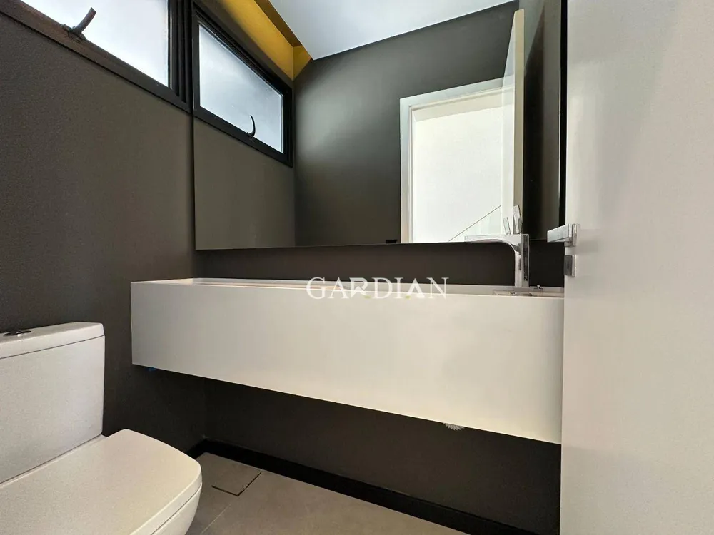 Sobrado, 3 quartos, 244 m² - Foto 1
