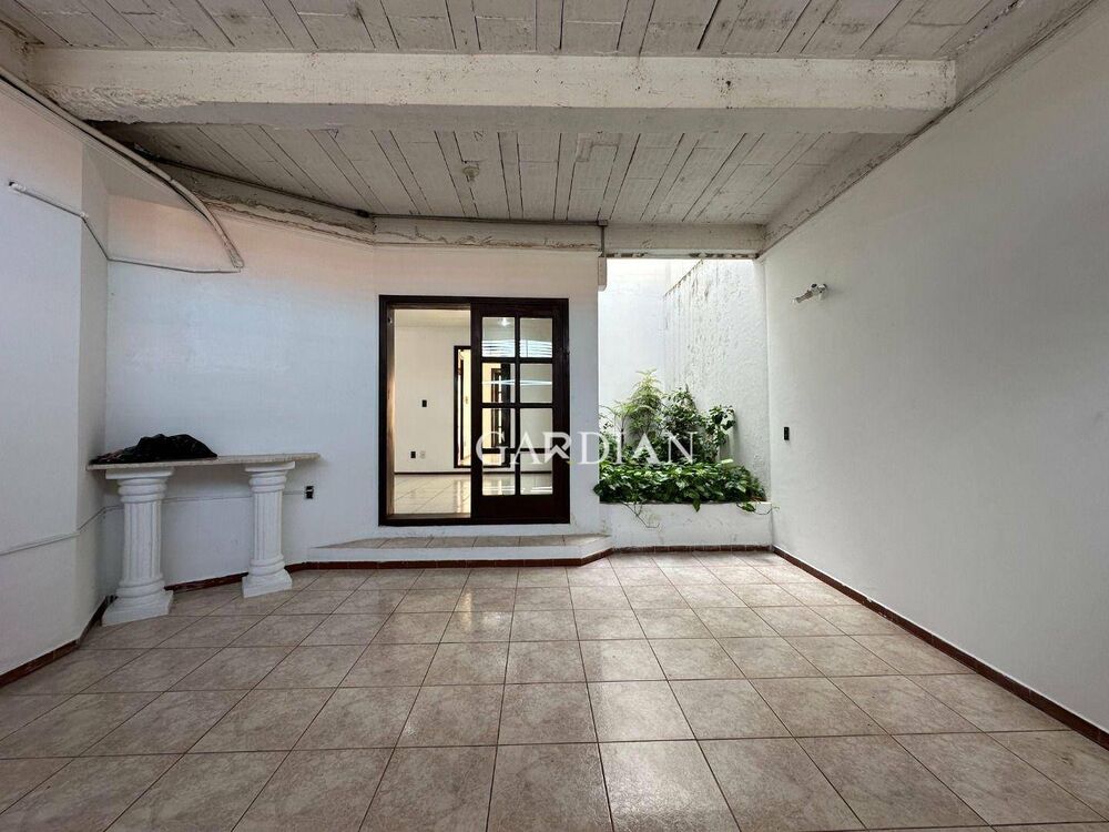 Sobrado, 3 quartos, 277 m² - Foto 2