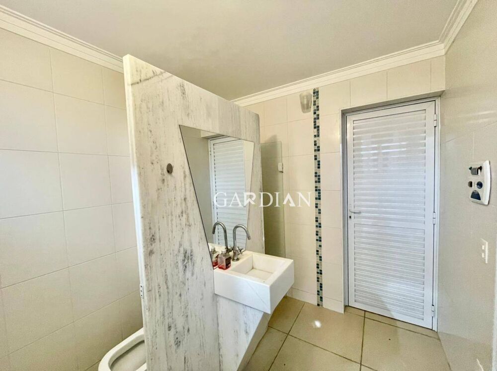 Casa de Condomínio para alugar com 4 quartos, 462m² - Foto 3