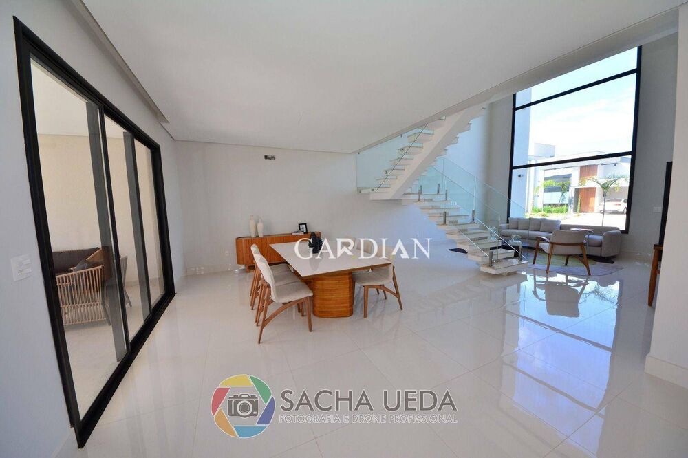 Sobrado, 3 quartos, 295 m² - Foto 1