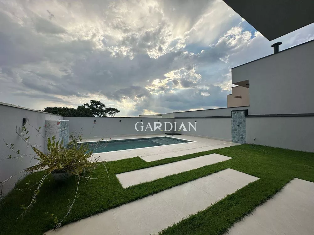 Sobrado, 3 quartos, 258 m² - Foto 2