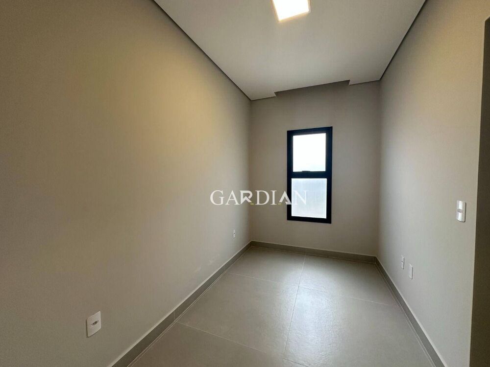 Sobrado à venda com 3 quartos, 258m² - Foto 3