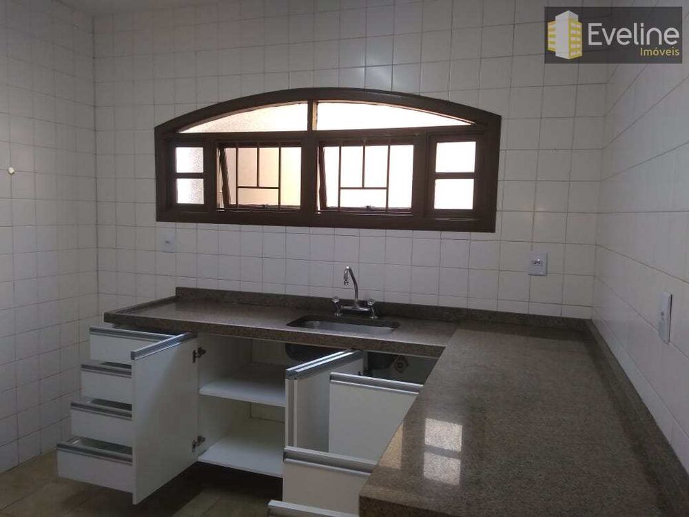 Casa, 4 quartos, 211 m² - Foto 3