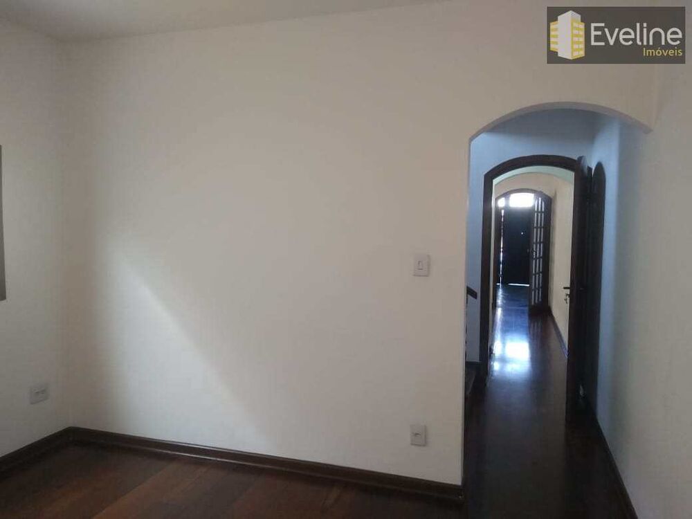 Casa, 4 quartos, 211 m² - Foto 2