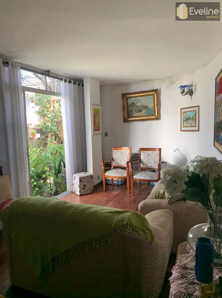 Casa, 3 quartos, 202 m² - Foto 1