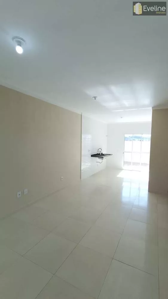 Casa à venda com 3 quartos, 71m² - Foto 2