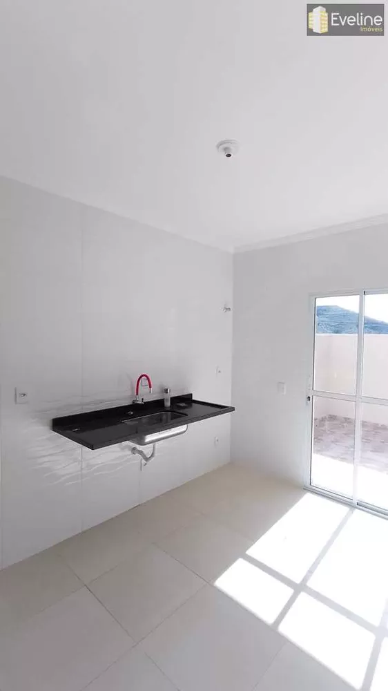 Casa à venda com 3 quartos, 71m² - Foto 4