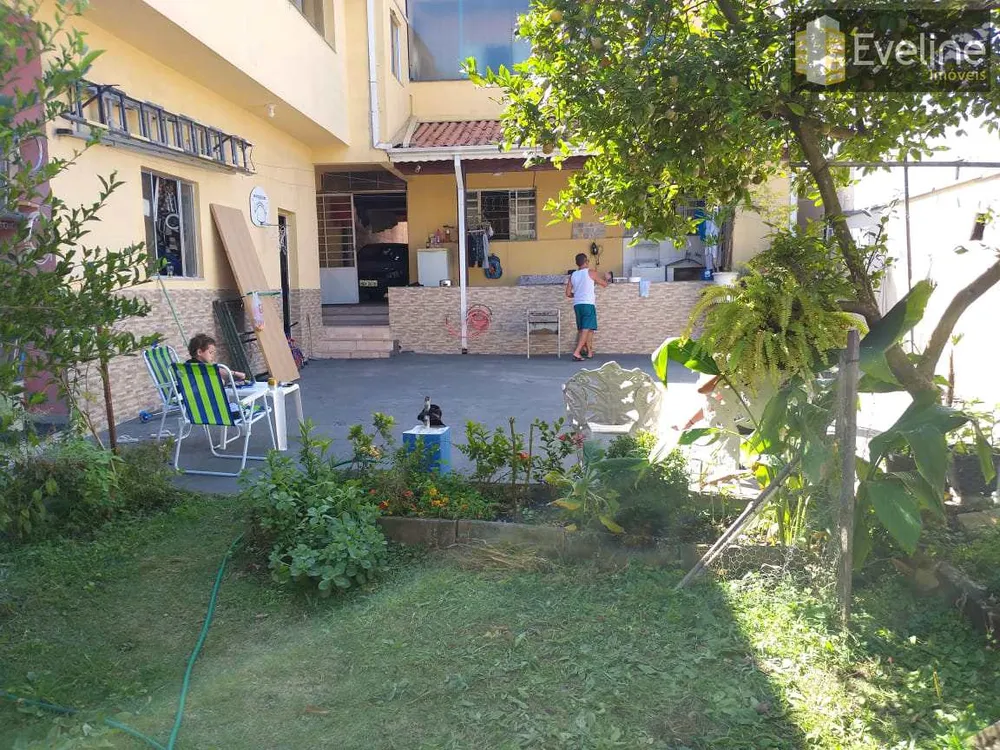 Casa, 4 quartos, 339 m² - Foto 2