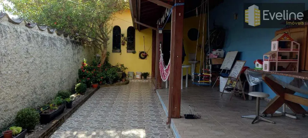Casa, 3 quartos, 215 m² - Foto 1