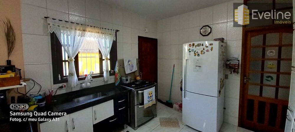 Casa, 3 quartos, 215 m² - Foto 2