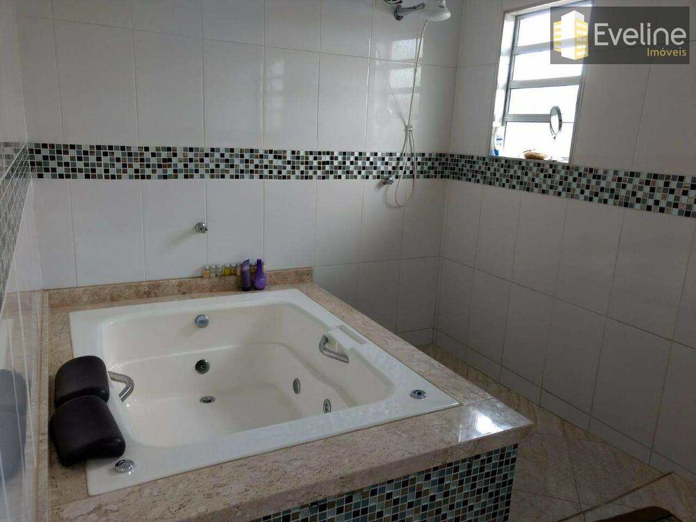 Casa à venda com 3 quartos, 263m² - Foto 10