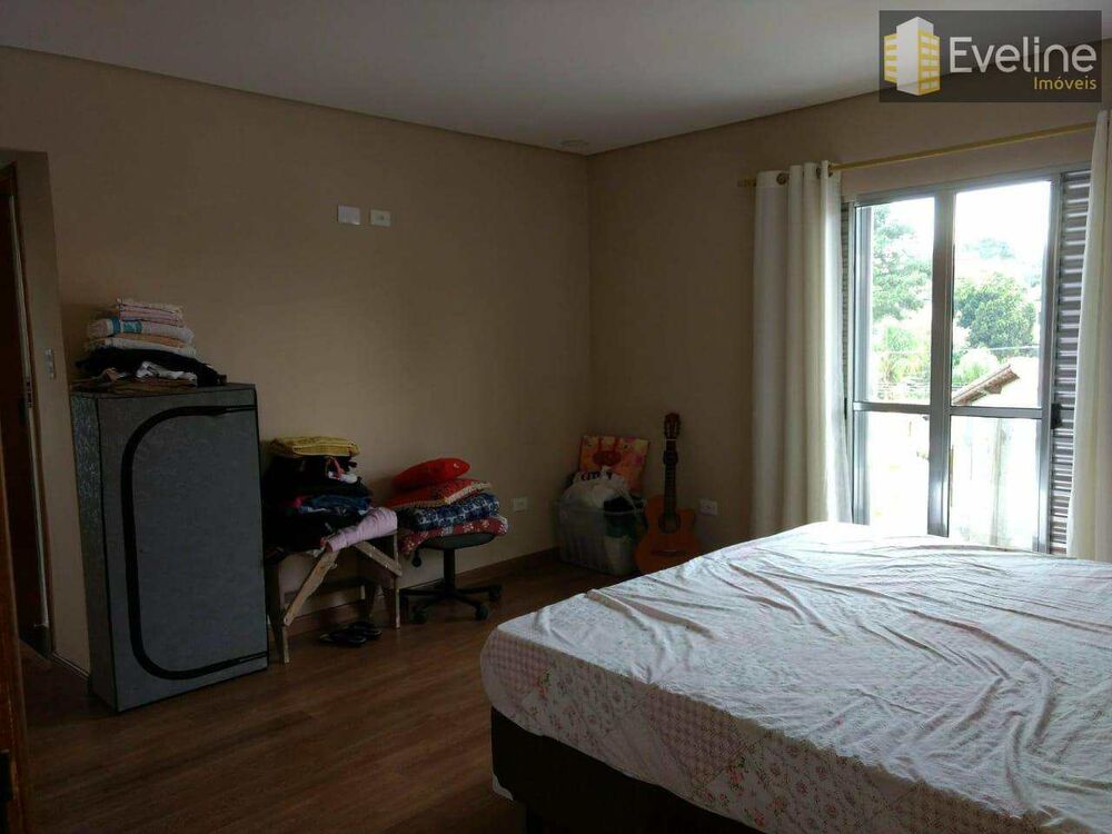Casa à venda com 3 quartos, 263m² - Foto 4