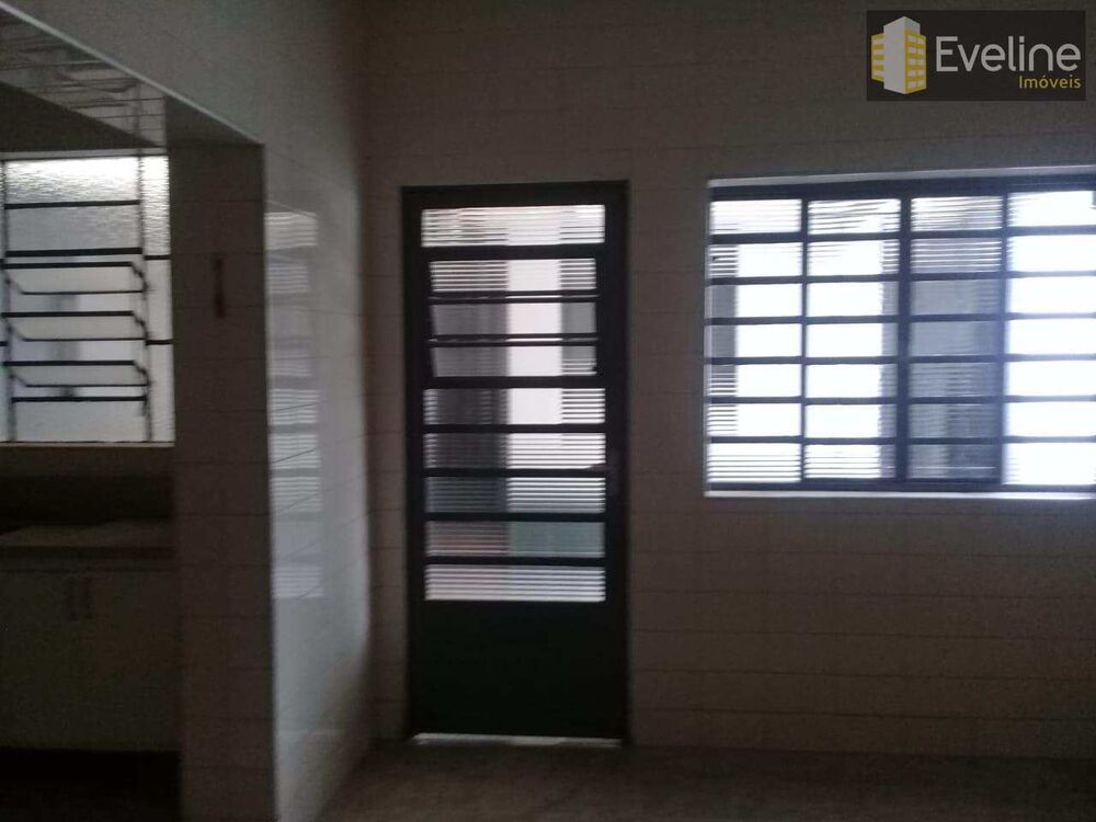 Casa, 3 quartos, 258 m² - Foto 1