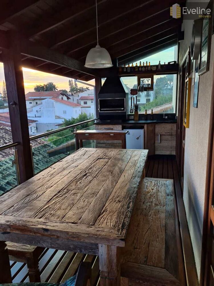 Casa, 3 quartos, 357 m² - Foto 1