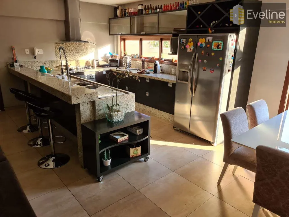 Casa, 3 quartos, 357 m² - Foto 1