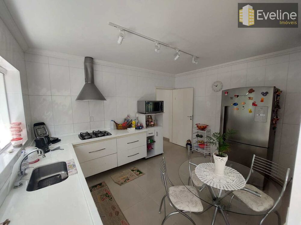 Casa, 3 quartos, 109 m² - Foto 1