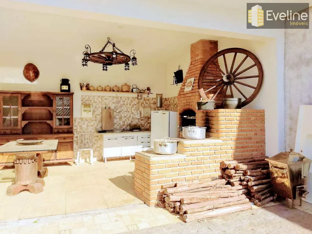 Casa, 3 quartos, 250 m² - Foto 1