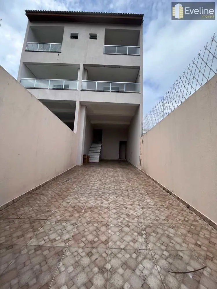 Sobrado, 3 quartos, 240 m² - Foto 1
