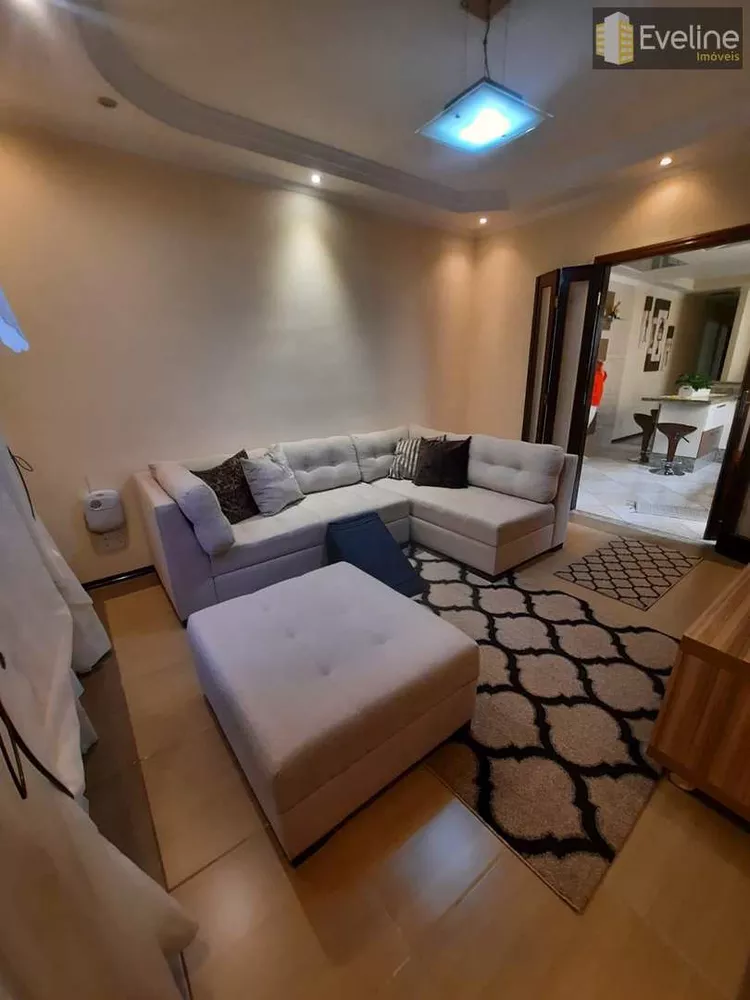 Casa à venda com 3 quartos, 200m² - Foto 1