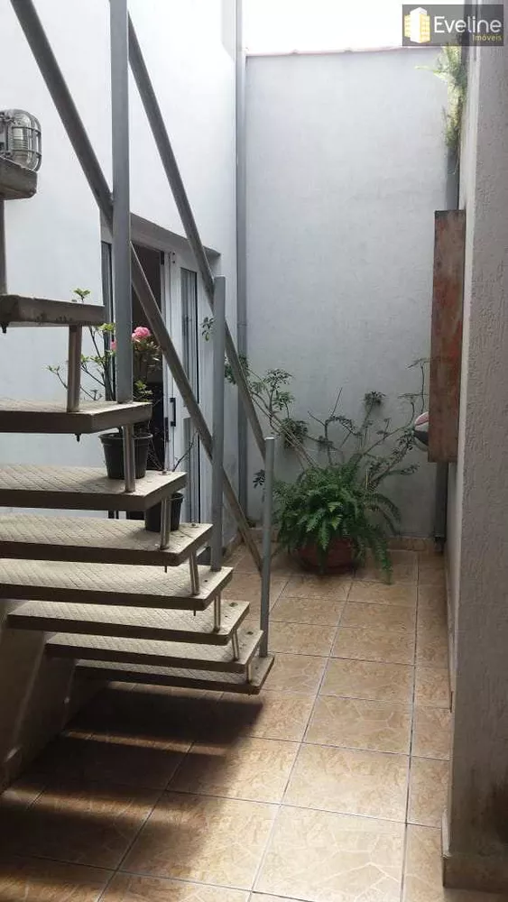 Sobrado à venda com 3 quartos, 175m² - Foto 2