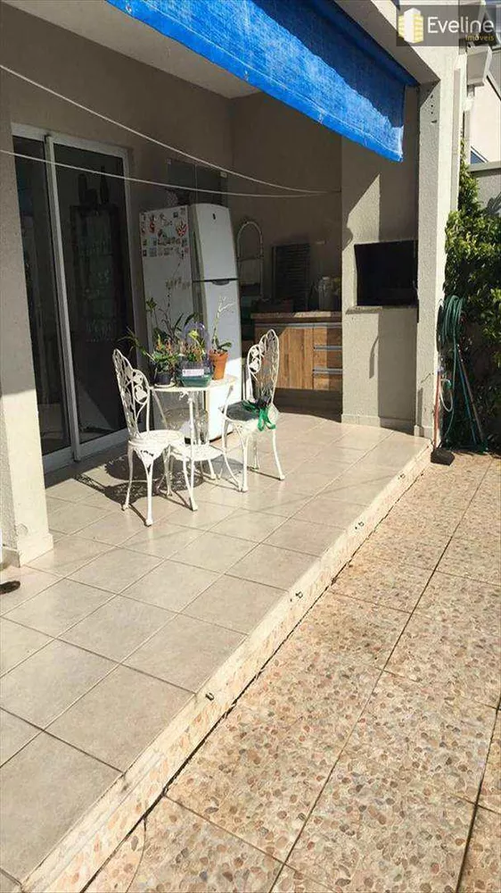 Casa à venda com 4 quartos, 200m² - Foto 1