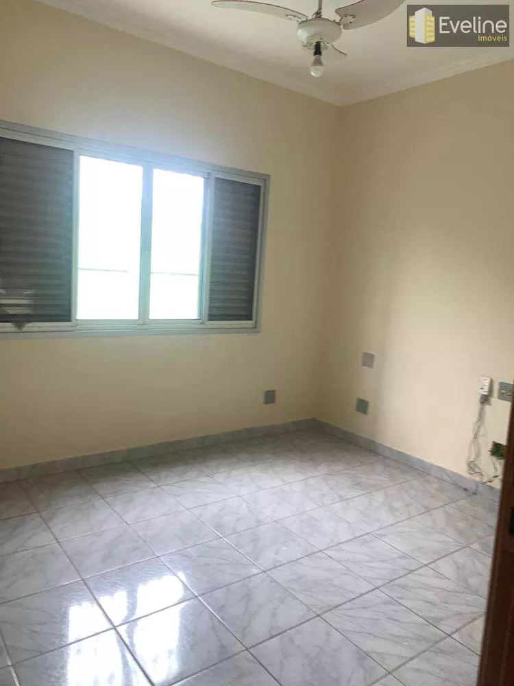 Casa à venda com 3 quartos, 360m² - Foto 3