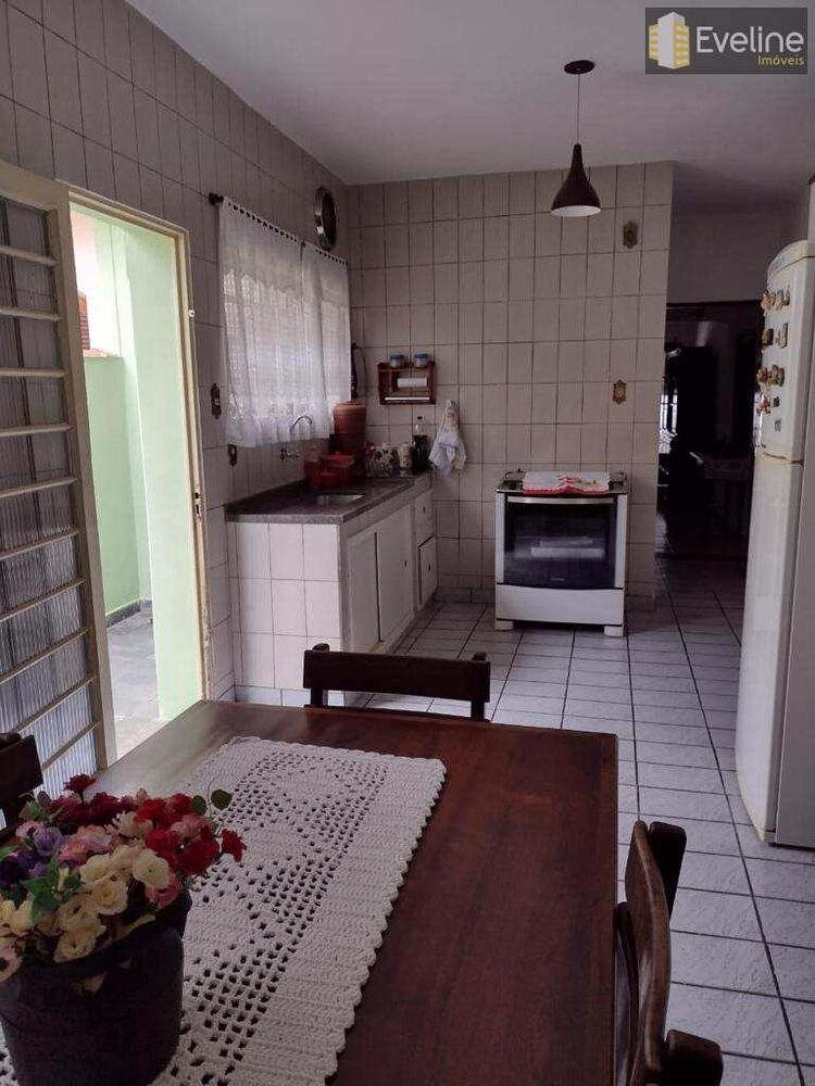 Casa, 2 quartos, 155 m² - Foto 1