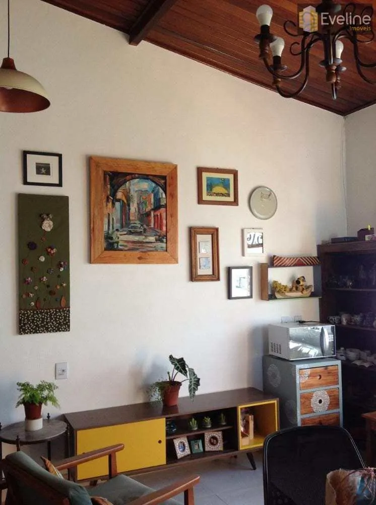 Casa, 3 quartos, 217 m² - Foto 1