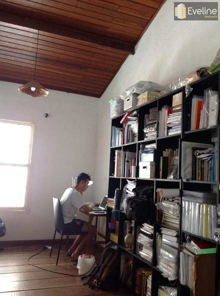 Casa, 3 quartos, 217 m² - Foto 1
