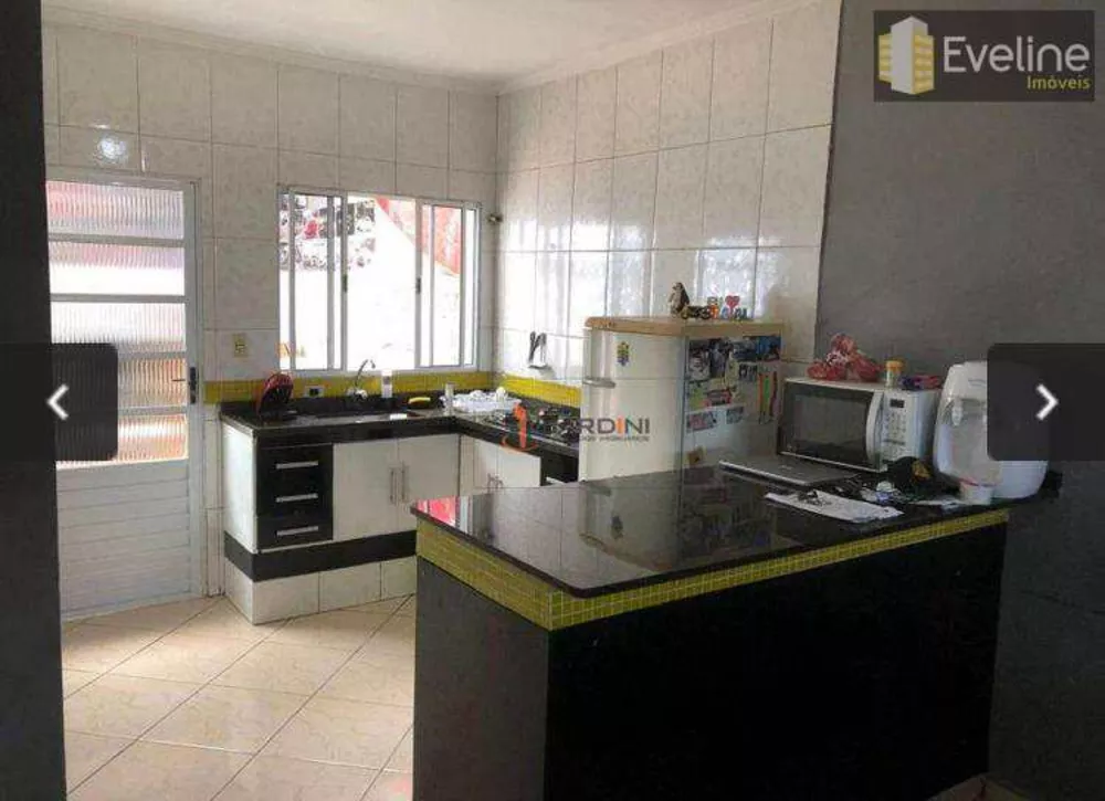 Casa à venda com 2 quartos, 110m² - Foto 1