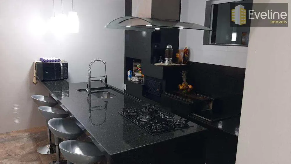 Casa, 4 quartos, 255 m² - Foto 3