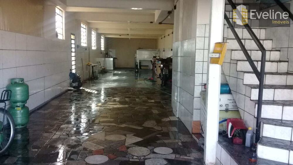 Sobrado, 2 quartos, 325 m² - Foto 1