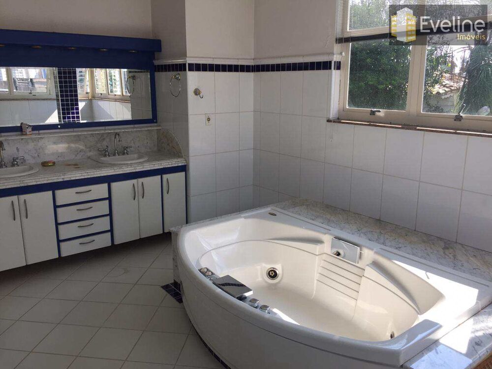 Casa, 6 quartos, 750 m² - Foto 1