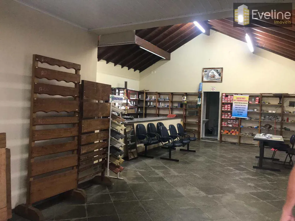 Loja-Salão, 2400 m² - Foto 1