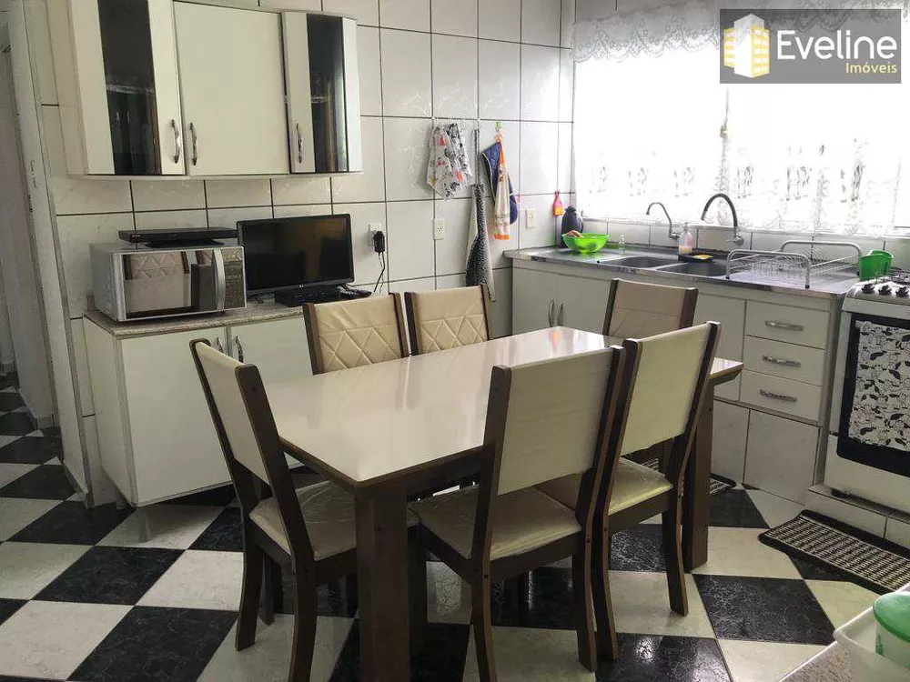 Casa à venda com 2 quartos, 80m² - Foto 4