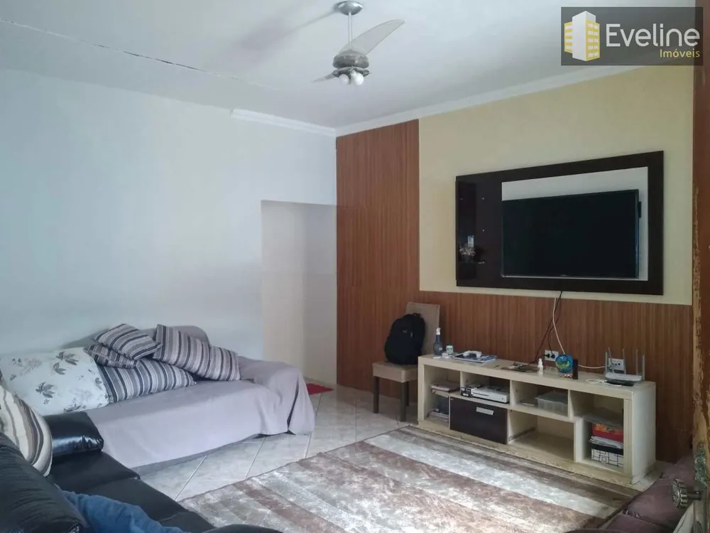 Casa, 5 quartos, 217 m² - Foto 1