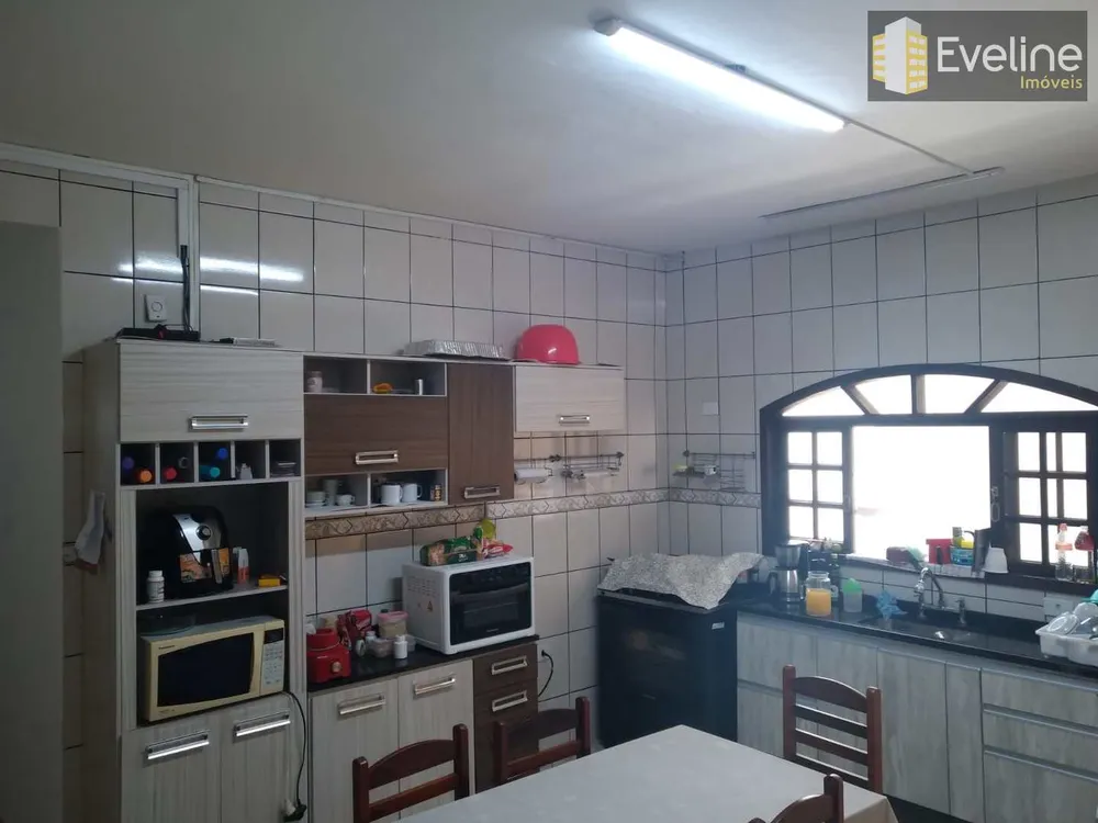 Casa, 5 quartos, 217 m² - Foto 2