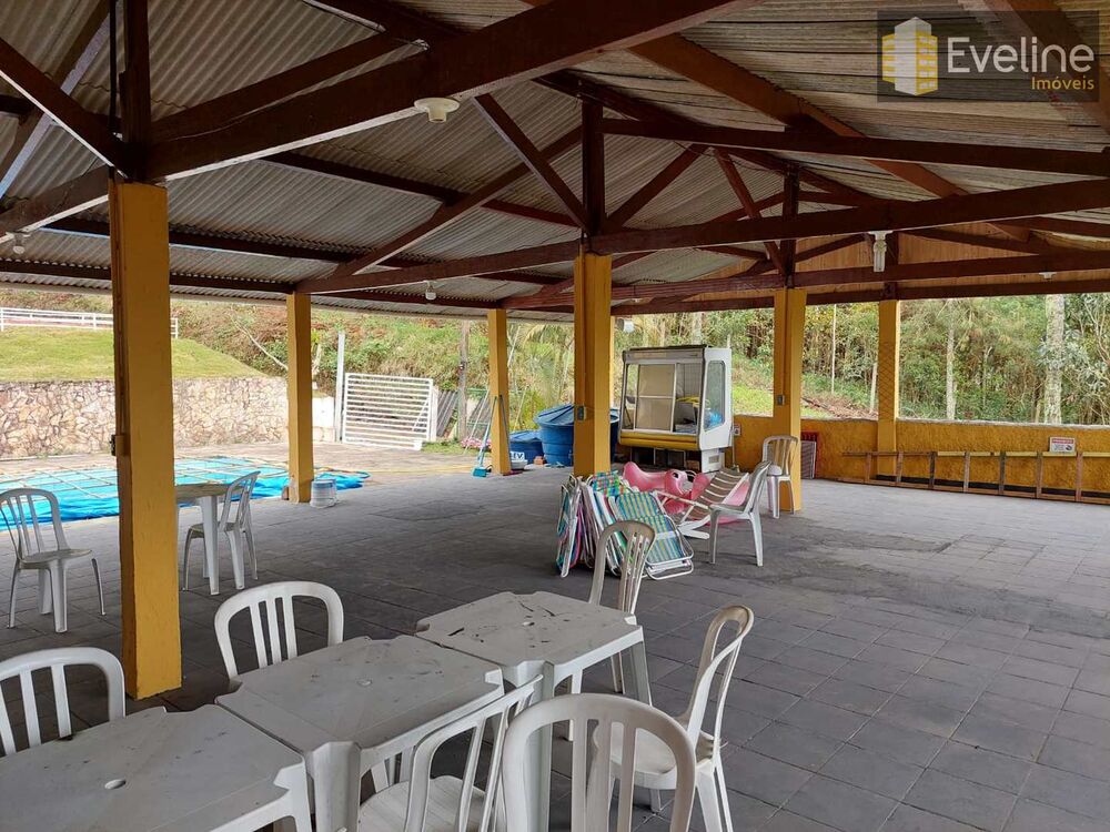 Chácara à venda com 2 quartos, 1300m² - Foto 2