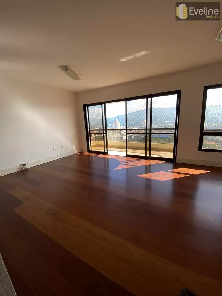 Apartamento à venda com 3 quartos, 145m² - Foto 3