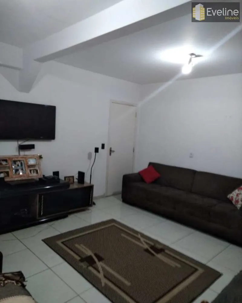 Casa, 4 quartos, 243 m² - Foto 2