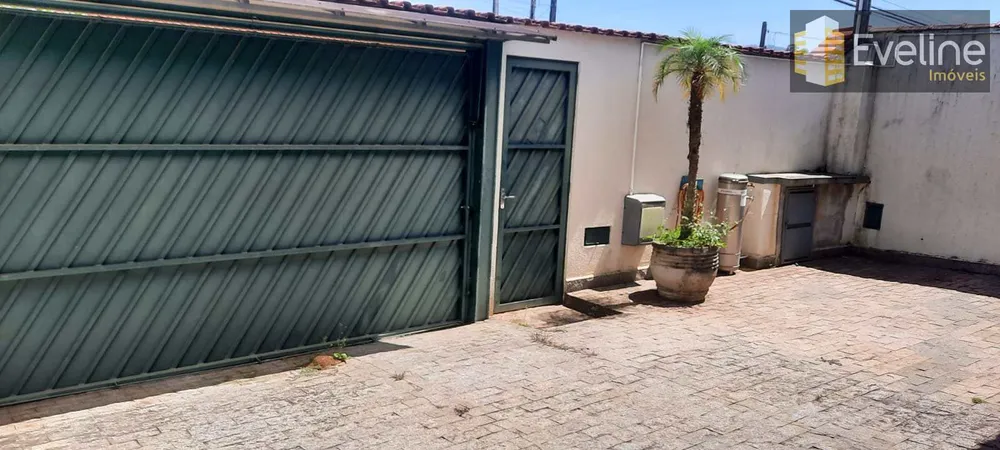 Casa, 4 quartos, 220 m² - Foto 1