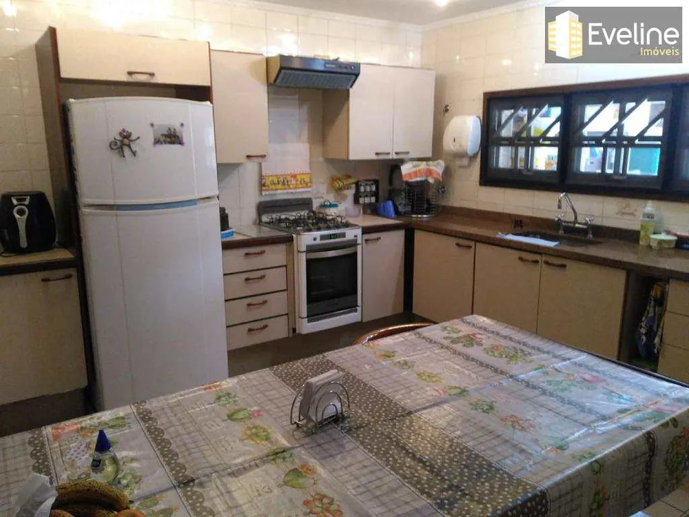 Sobrado, 4 quartos, 440 m² - Foto 1
