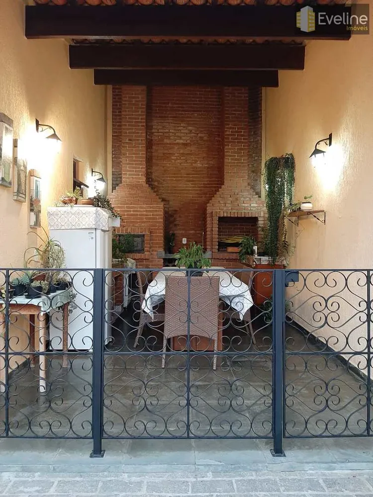 Casa, 3 quartos, 255 m² - Foto 1